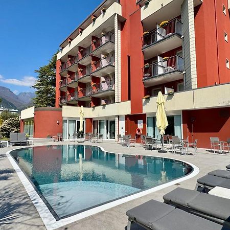 Hotel Royal Riva del Garda Esterno foto