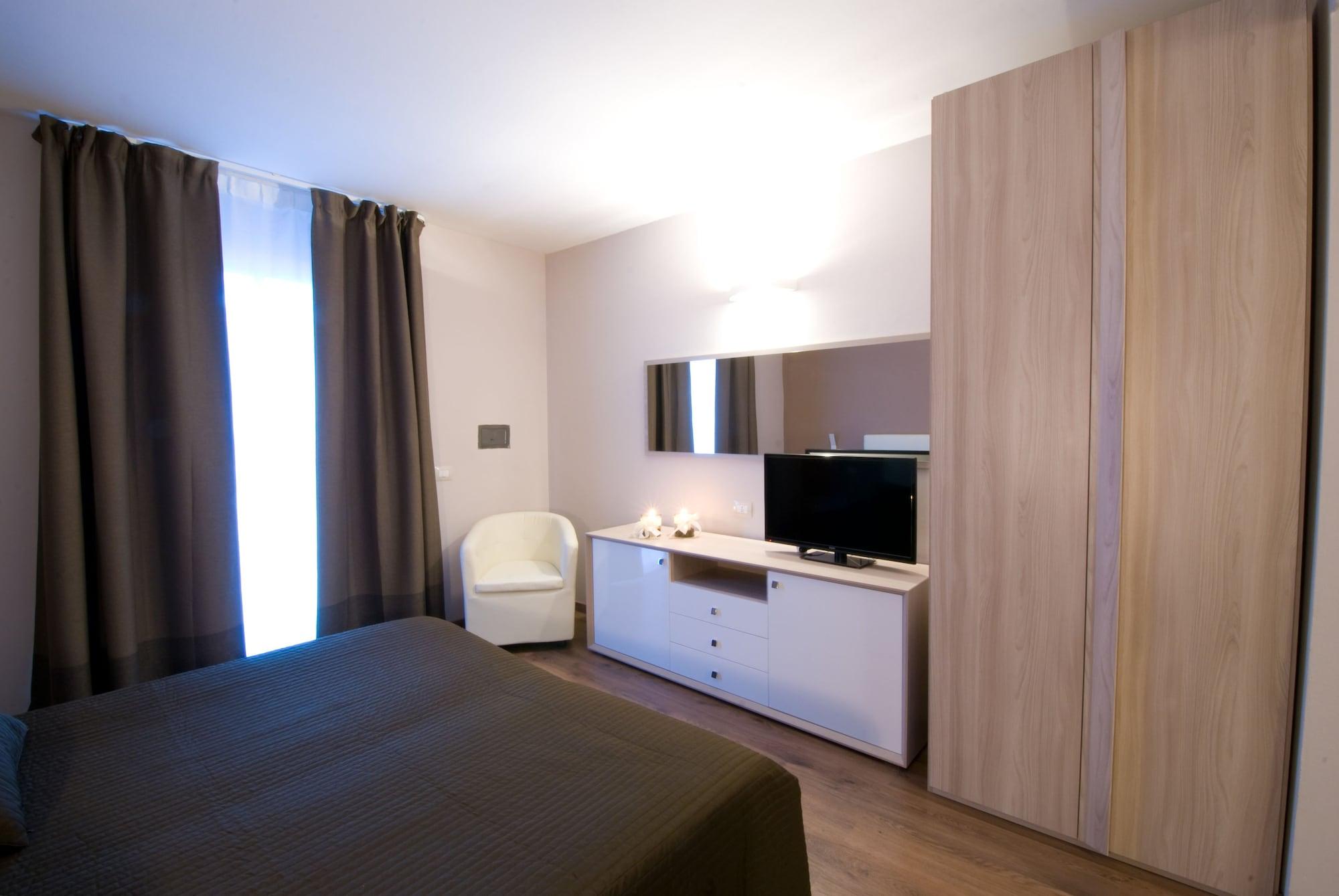 Hotel Royal Riva del Garda Esterno foto