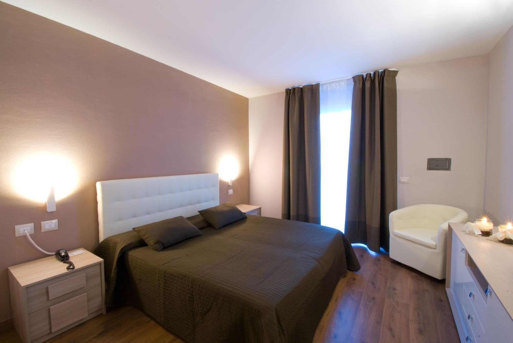 Hotel Royal Riva del Garda Esterno foto