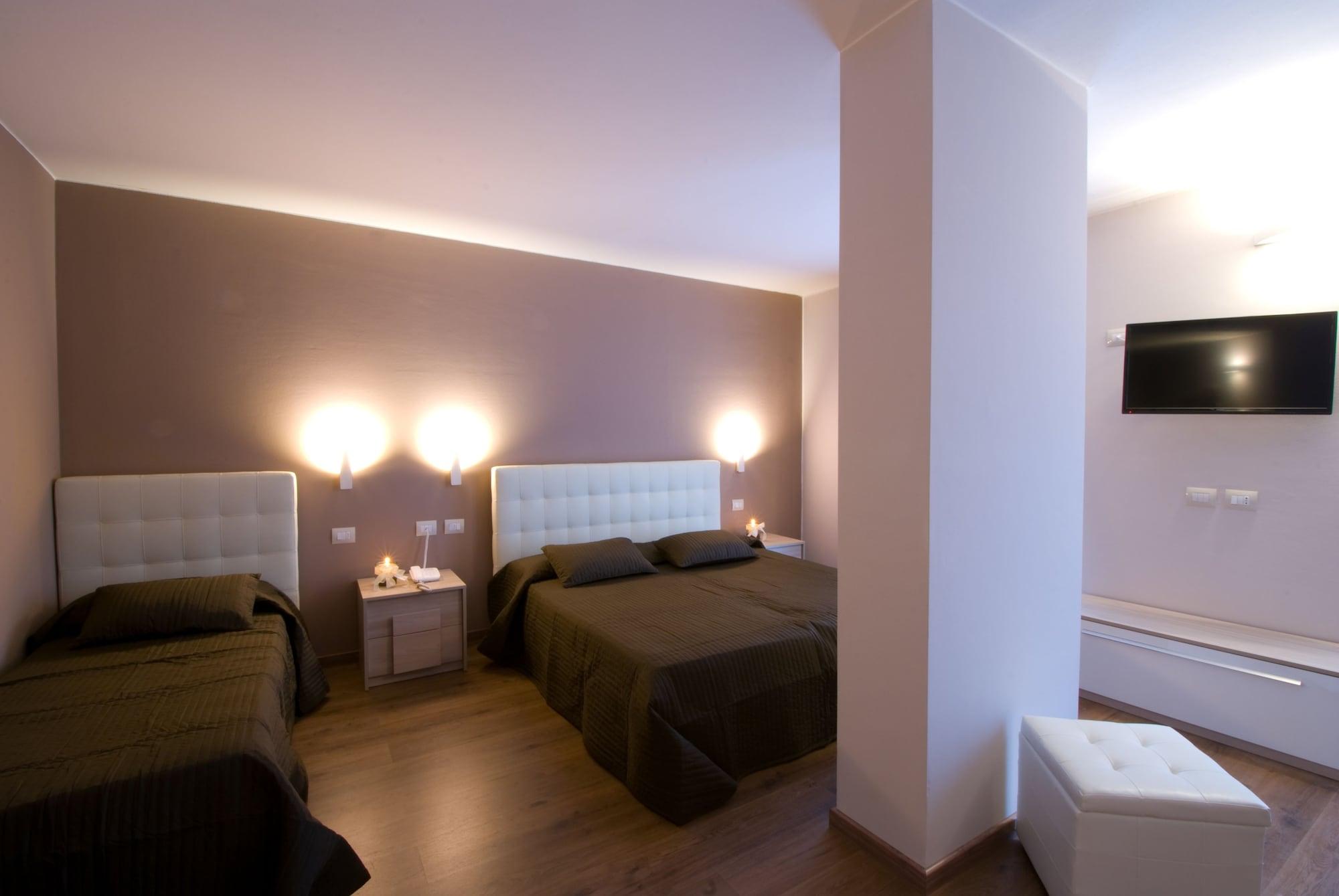 Hotel Royal Riva del Garda Esterno foto