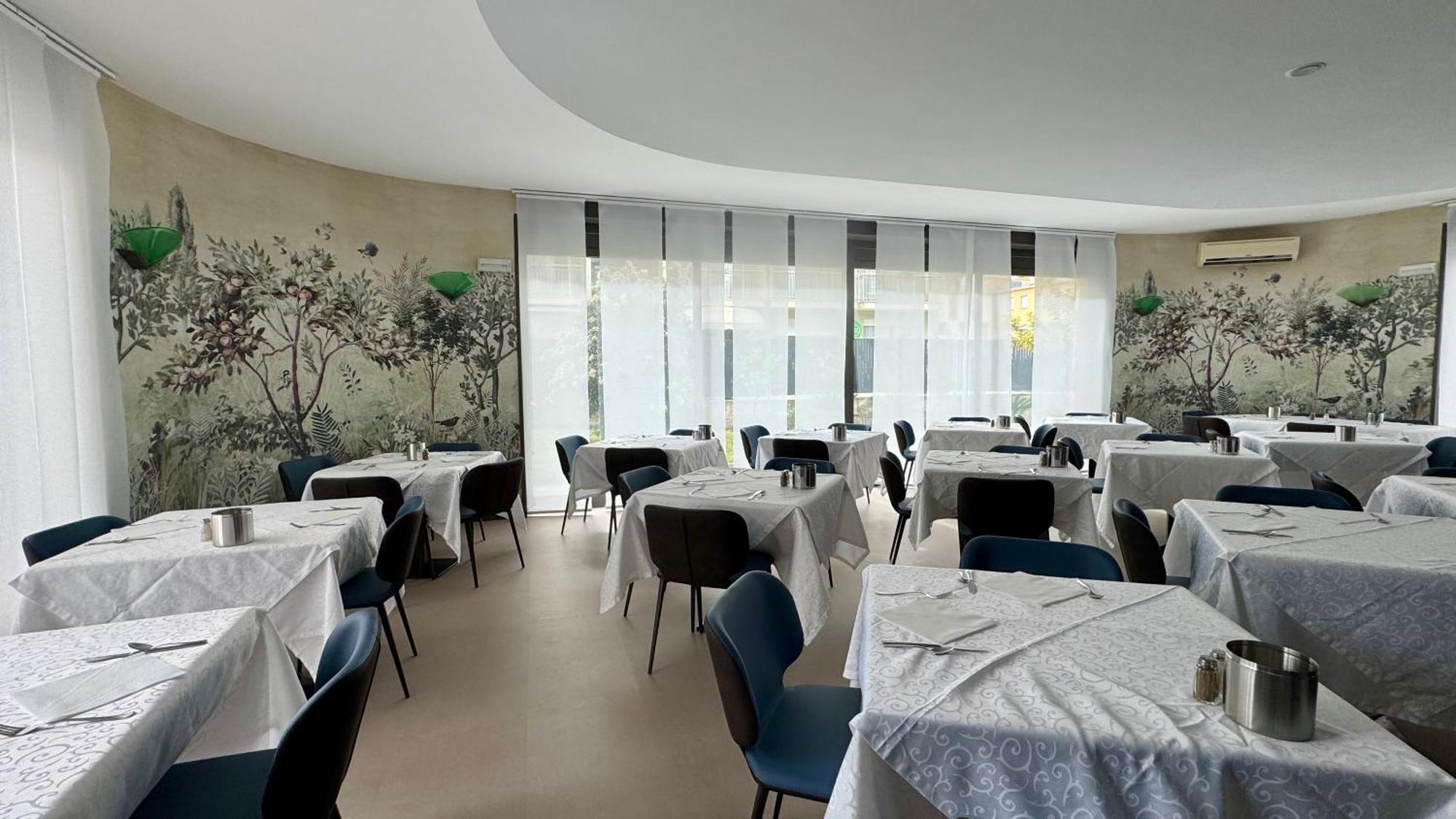 Hotel Royal Riva del Garda Esterno foto
